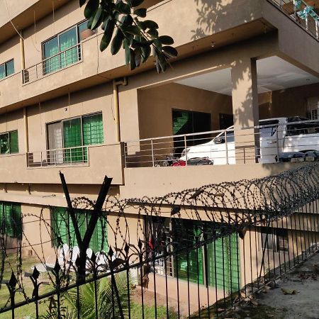 The Travelers Den Islamabad Exterior photo