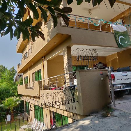 The Travelers Den Islamabad Exterior photo