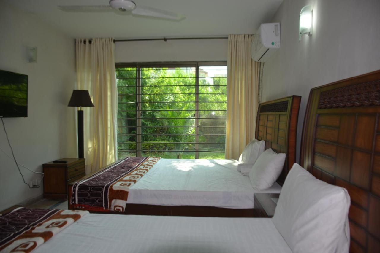 The Travelers Den Islamabad Exterior photo