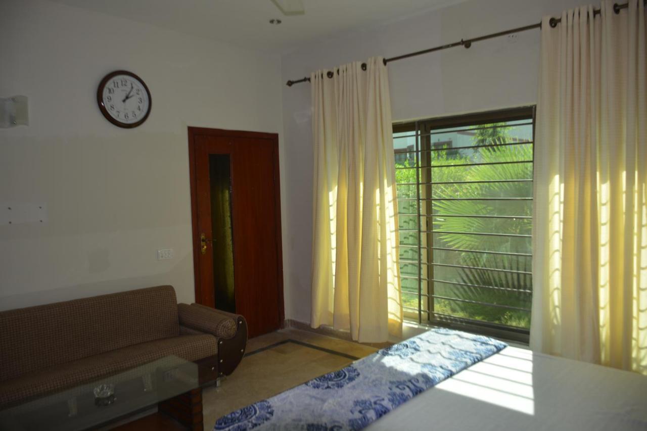 The Travelers Den Islamabad Exterior photo