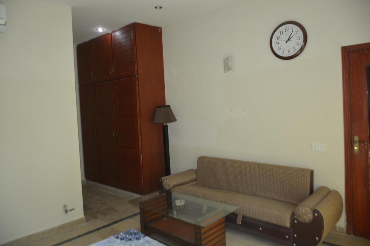 The Travelers Den Islamabad Exterior photo