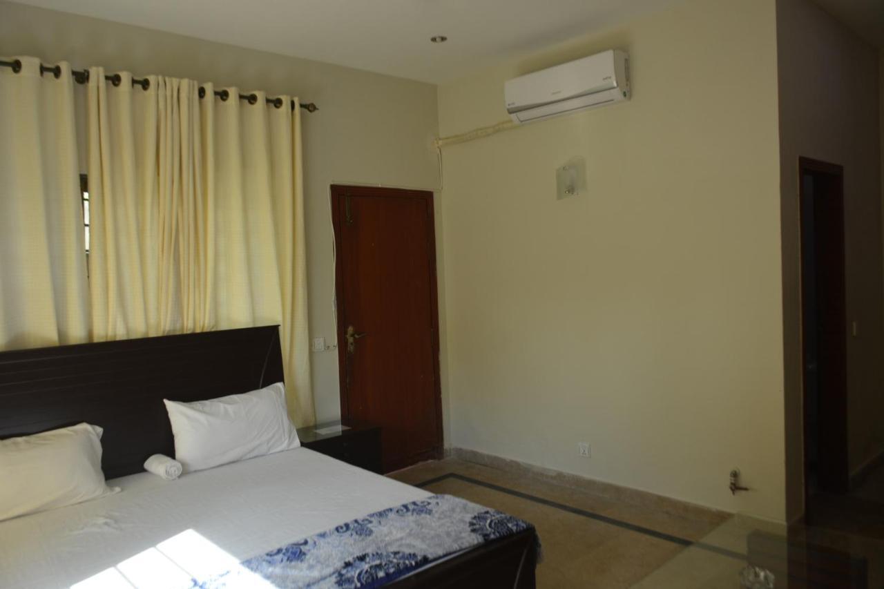 The Travelers Den Islamabad Exterior photo