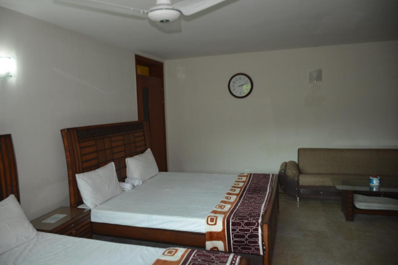 The Travelers Den Islamabad Exterior photo