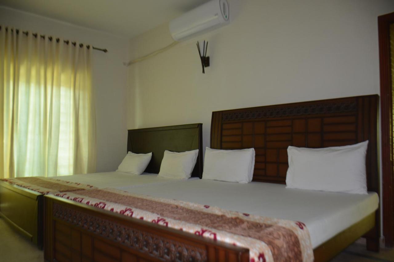 The Travelers Den Islamabad Exterior photo