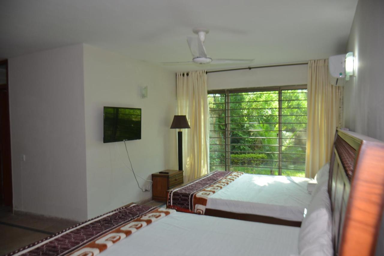 The Travelers Den Islamabad Exterior photo