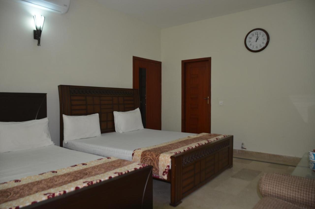 The Travelers Den Islamabad Exterior photo