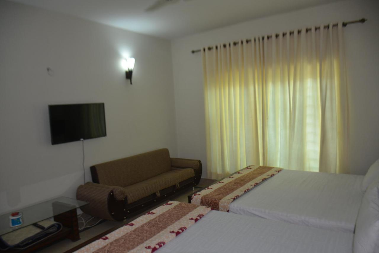 The Travelers Den Islamabad Exterior photo