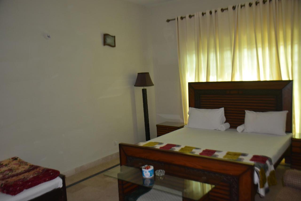 The Travelers Den Islamabad Exterior photo