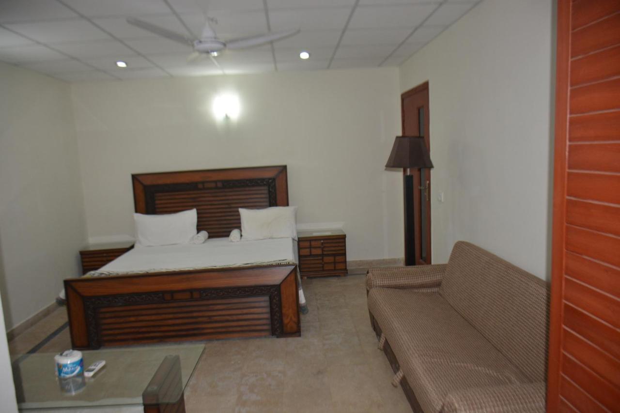 The Travelers Den Islamabad Exterior photo